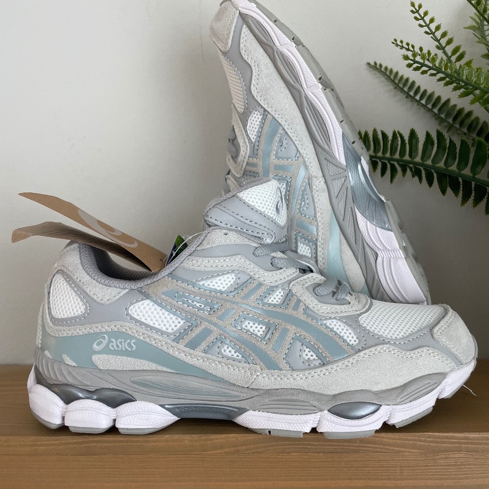 ASICS Running Sneakers – Gray / Silver